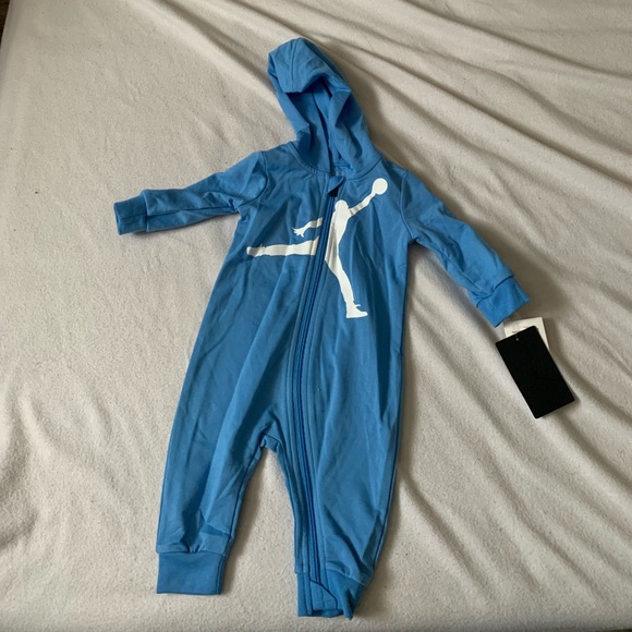 Jordan jumpers - Picture 1 of 4